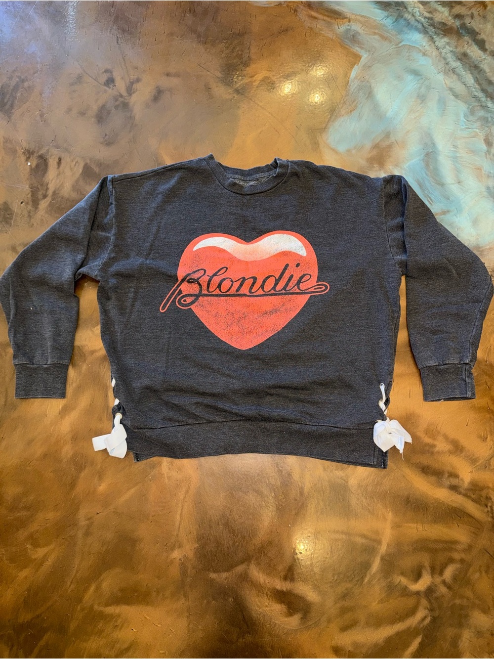 Heart Graphic Black Crewneck Sweatshirt with bow accents Blondie